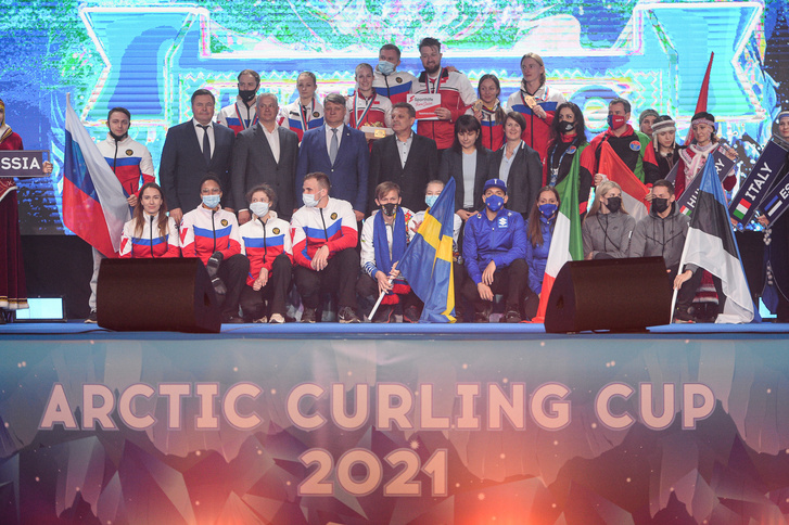 Лед и пламя: в Дудинке прошел Международный турнир по керлингу Arctic Curling Cup 2021