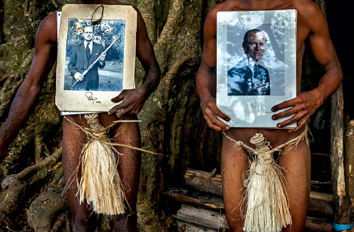 Прилетит вдруг волшебник: как аборигены Вануату поклоняются американским самолетам