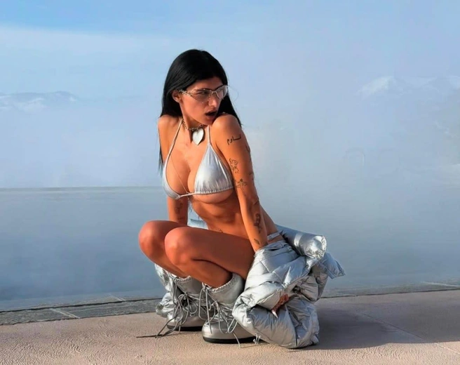 Mia Khalifa в купальнике