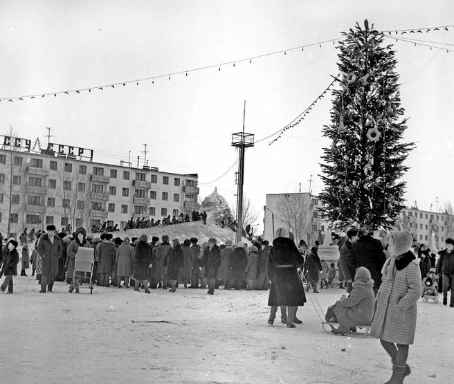 Гуляния в Салавате, 1983 год | Источник: История Уфы и Башкортостана / Vk.com