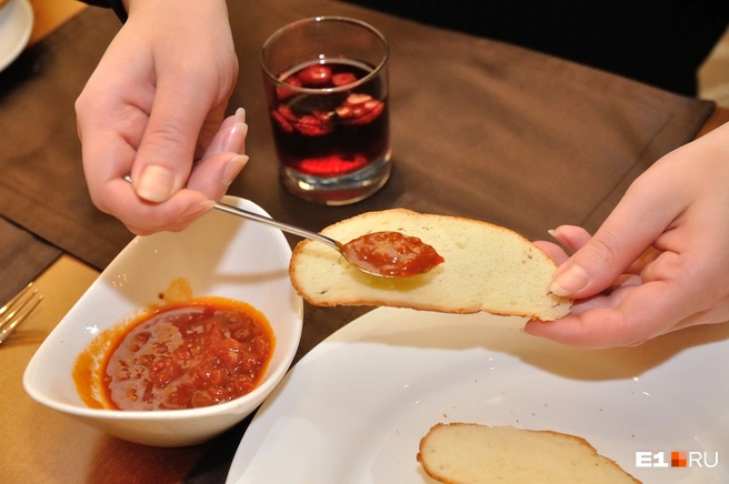 Вкус Грузии: как приготовить соус ткемали на зиму из обычной сливы | Источник: Артём Устюжанин / E1.RU