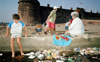 Обычный туристический ад: фотографии английского курорта в 1980-е