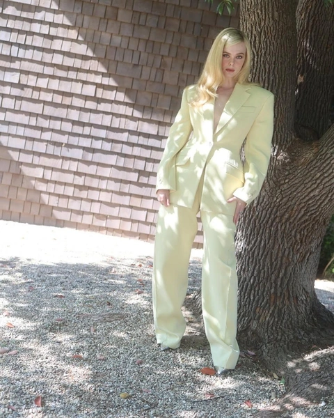 Источник: @samanthamcmillen_stylist