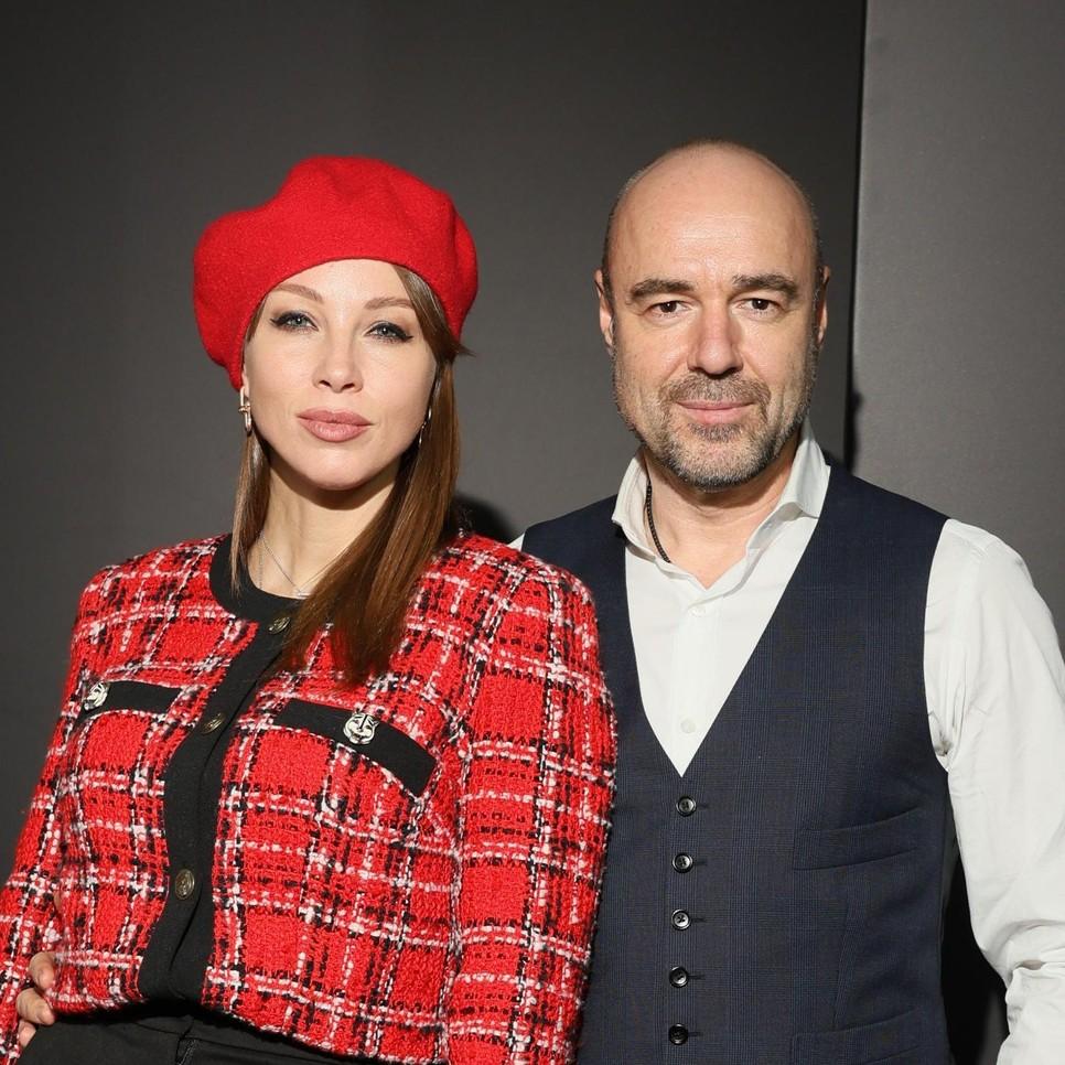 «Тратит безумное количество денег на постороннюю женщину и ее детей»: Елена Товстик обвинила Диброву в обнищании Романа