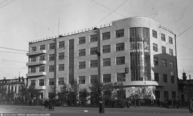 Перекрёсток Ленина и Толмачёва, 1949 год | Источник: pastvu.com