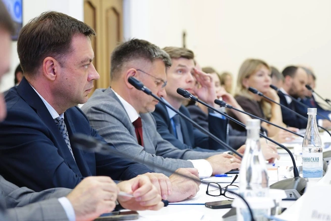 Действующий состав правительства будет каждую неделю выезжать в муниципалитеты | Источник: Иван Макеев