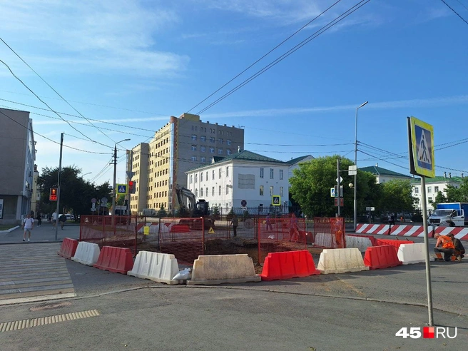 Перекресток Гоголя — Кирова снова открыли для проезда | Источник: Александр Лисихин / 45.RU / архив