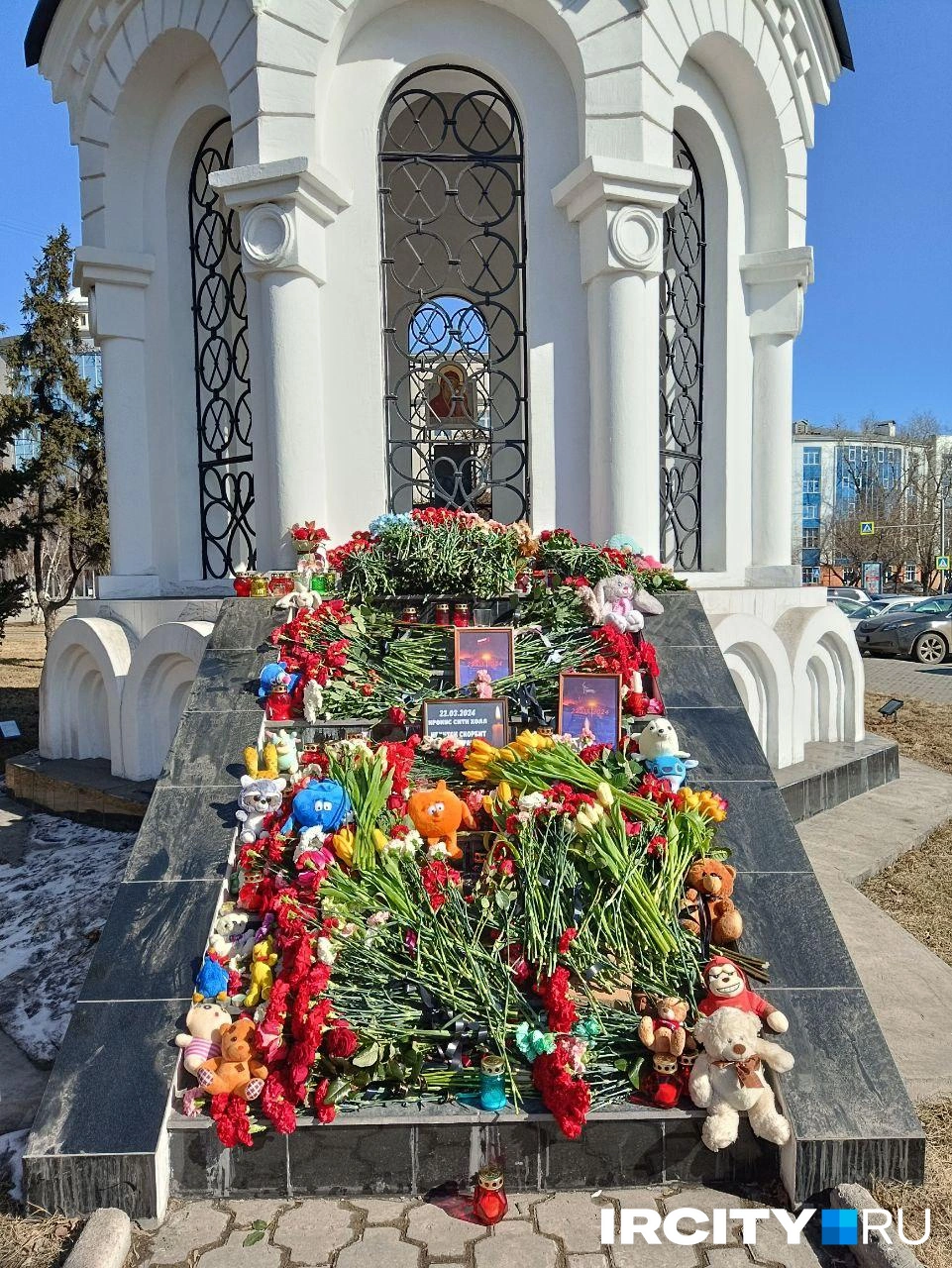 Мемориал в Иркутске 24 марта | Источник: Алина Ринчино / «ИрСити»