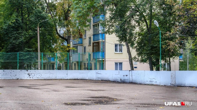 Коробка, которая есть в каждом дворе, чтобы молодежи было чем заняться | Источник: Булат Салихов / UFA1.RU