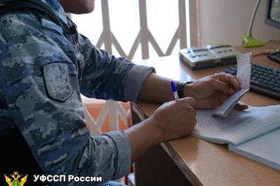 Расческа-нож, ручка с лезвием и набор ножей изъяты в судах