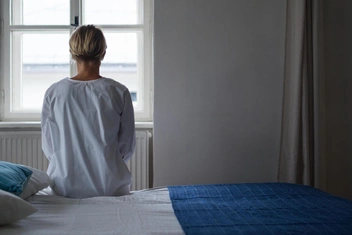 Москвичке ампутировали руки из-за халатности врачей в психоневрологическом интернате. Что к этому привело?