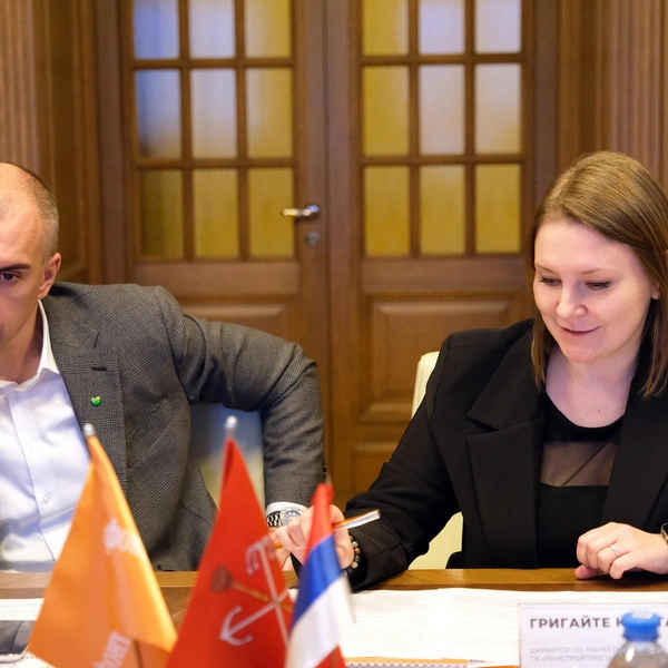 Кирилл Мкртычев&nbsp;— директор управления финансирования недвижимости Северо-Западного банка Сбербанка, Юдита Григайте&nbsp;— директор по маркетингу ГК «Ленстройтрест» | Источник: Анжела Мнацаканян/ «Фонтанка.ру»