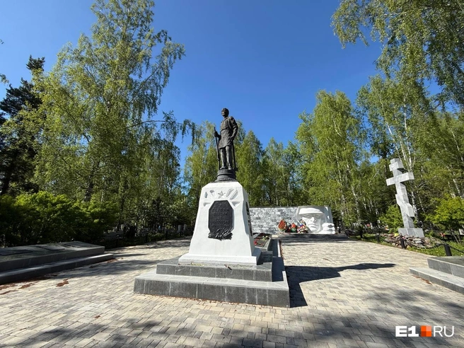 Многие ошибочно считают, что мемориал поставили в память о бунте углежогов 1841-го, но это не так | Источник: Анастасия Баранова / E1.RU