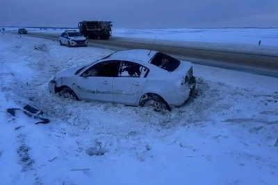 7-month-old baby hospitalized in Stavropol Territory after Mazda overturns