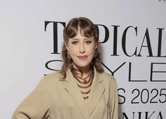 Чеботина в образе школьницы, Самойлова с БДСМ-чокером и нежная Собчак: премия Moda Topical