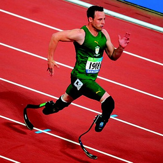 Оскар Писториус, 22 года, побеждал на Параолимпиаде на дистанциях 100, 200 и 400 м.