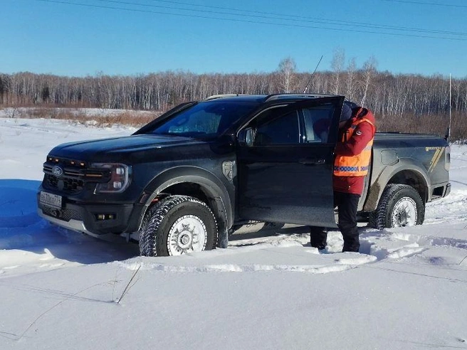 Добровольцы проводят поисковые работы в окрестностях населенного пункта. | Источник: Поисковый отряд «ЛизаАлерт»