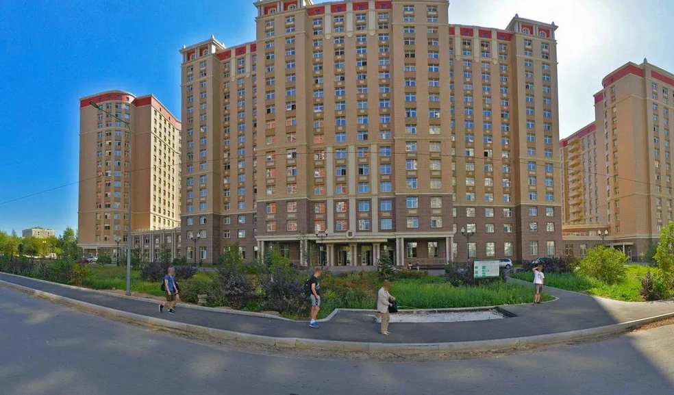Общежитие выглядит как дорогой жилой комплекс | Источник: «Яндекс Карты»