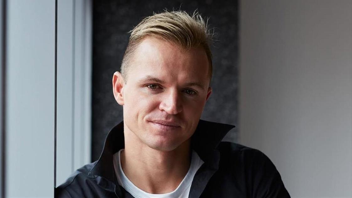 Тарасов раскрыл, какие отношения связывают его с сестрой Бузовой