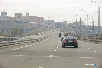 На Николаевском мосту отменили выделенку, установят светофор