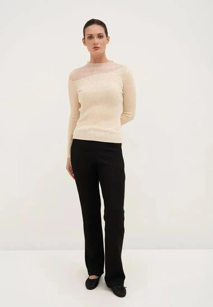 Черные брюки&nbsp;&mdash; снова база, но есть нюансы