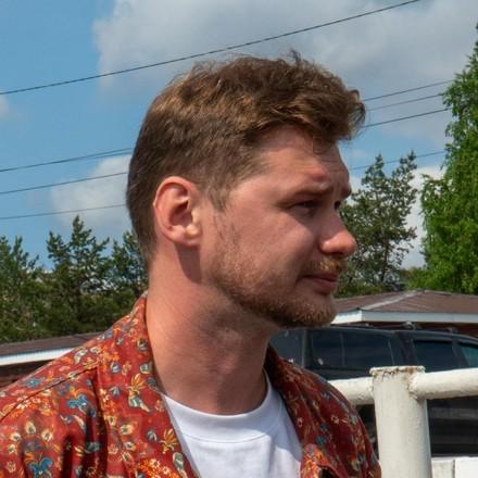 <p>Дмитрий Максименков</p>