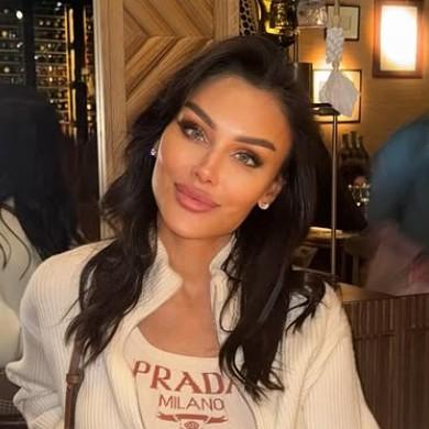 Оскандалившаяся в Большом ведущая «России 24» Мария Григорьева снова пришла в театр и показала свой образ: критикуем?