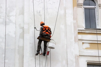 Funding for Omsk high-rise repairs halved, deadlines postponed