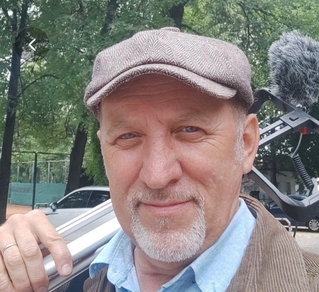 В Петербурге скоропостижно скончался журналист и режиссер-документалист Евгений Захаров | www.fontanka.ru