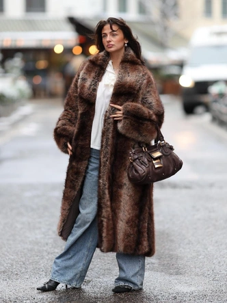 Миллениалы мечтают о Birkin и Chanel 2.55, а какие сумки добавляют в вишлисты зумеры?