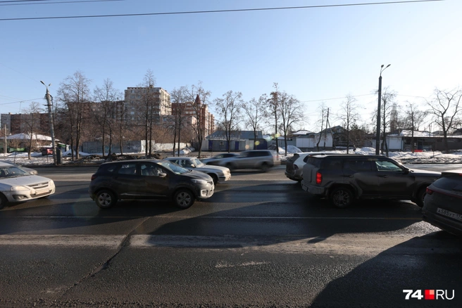 А это вид на Колхозный поселок со стороны Комсомольского проспекта, там тоже частный сектор | Источник: Наталья Лапцевич