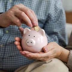 Кому повысят пенсию в феврале 2026 года