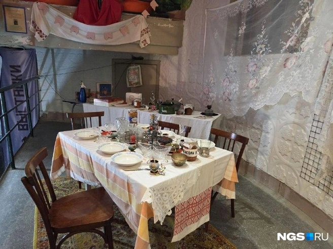 В Башне заодно можно посмотреть выставку  | Источник: Елизавета Шаталова / NGS.RU