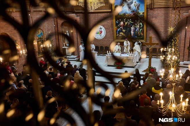 Вместе с католиками Рождество празднуют лютеране, англиканская церковь и часть протестантских конфессий | Источник: Александр Ощепков / NGS.RU