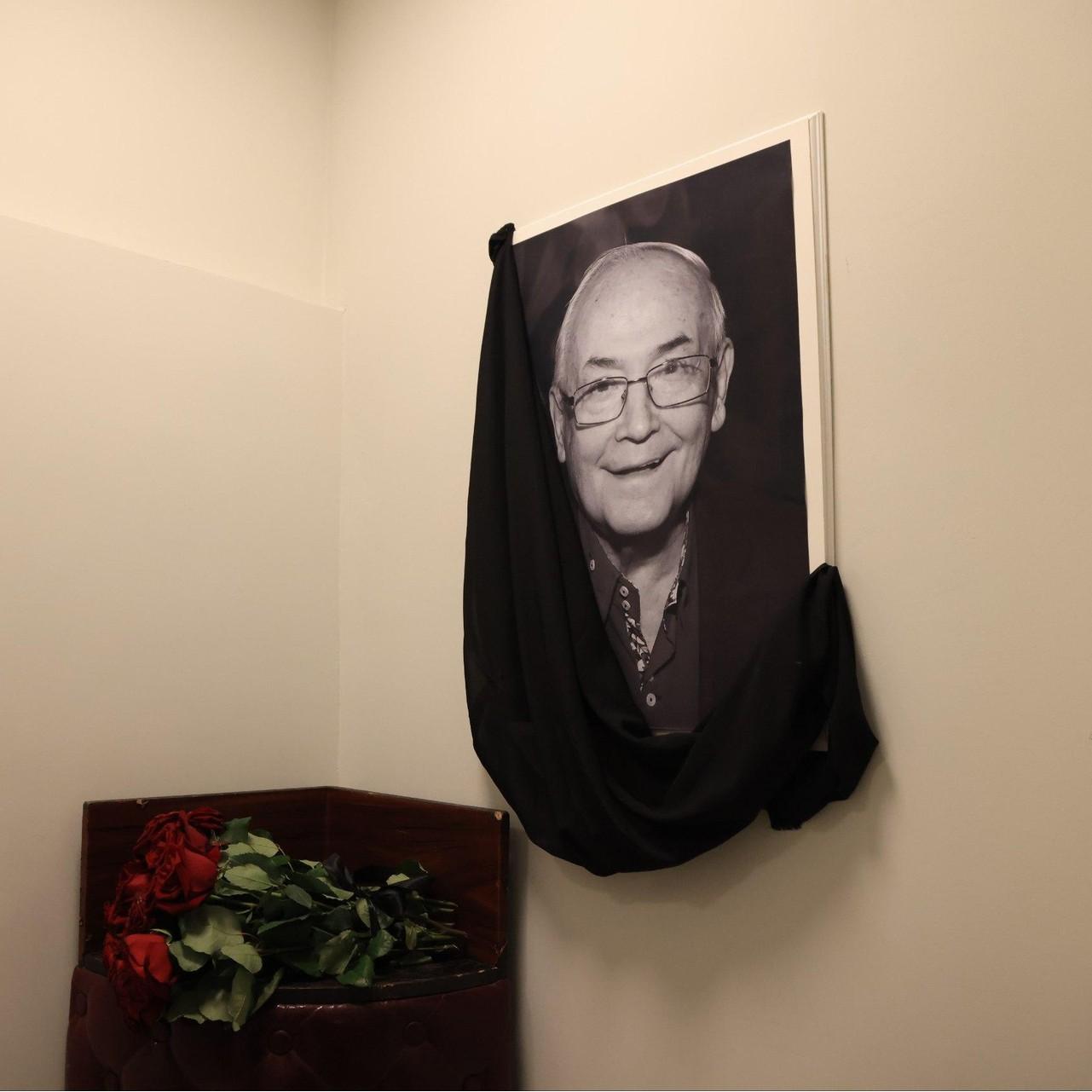 Сын Шиловского у гроба: «Мама тоже ушла в этом году. Если бы не она, папа не был бы в том виде, в котором вы его знаете»