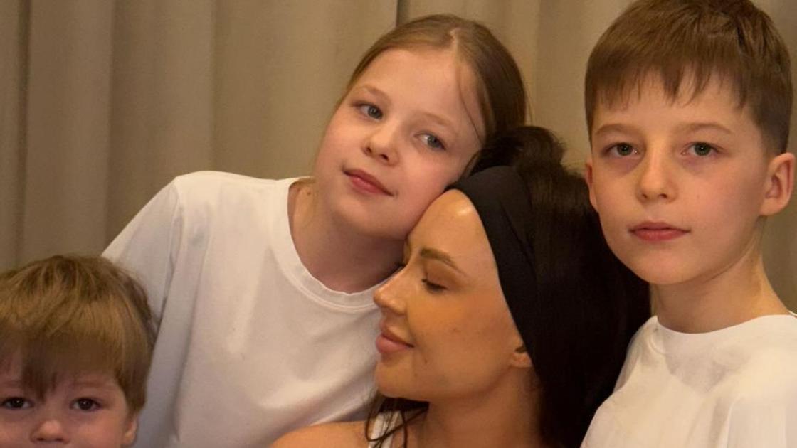 Состояние онкобольной Лерчек сегодня и новое фото&nbsp;&mdash; в окружении детей