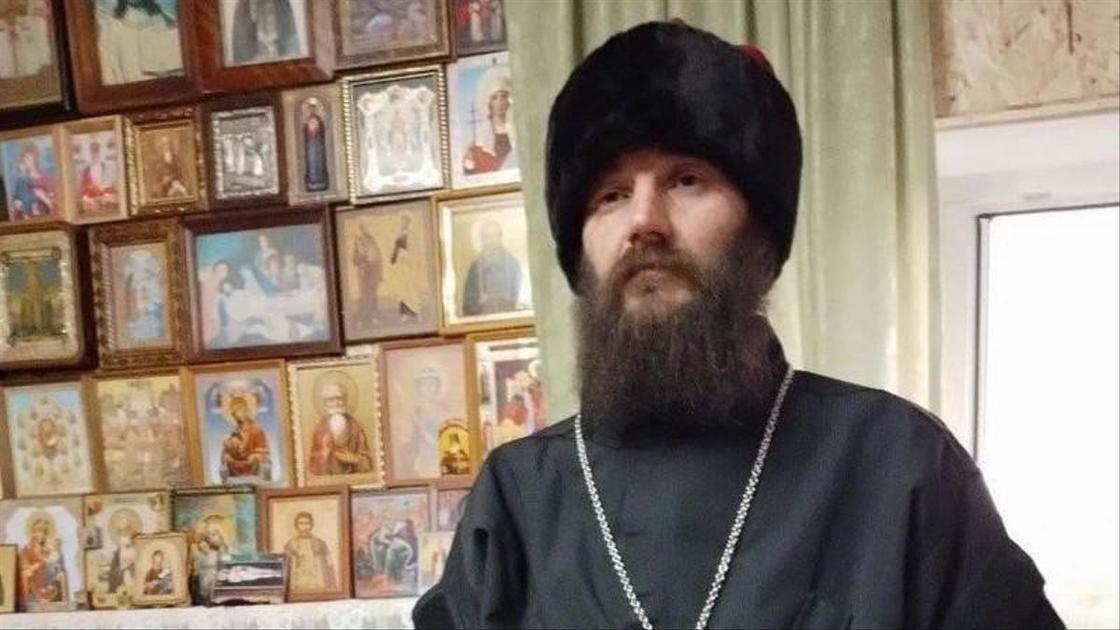 Исчезновение сестер в Петербурге: отец узнал, что дочери&nbsp;&mdash; сектантки, когда те начали молиться на иконы с ликом главы