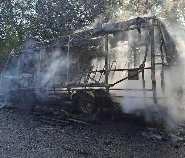 На трассе Джубга — Сочи на ходу загорелся автобус