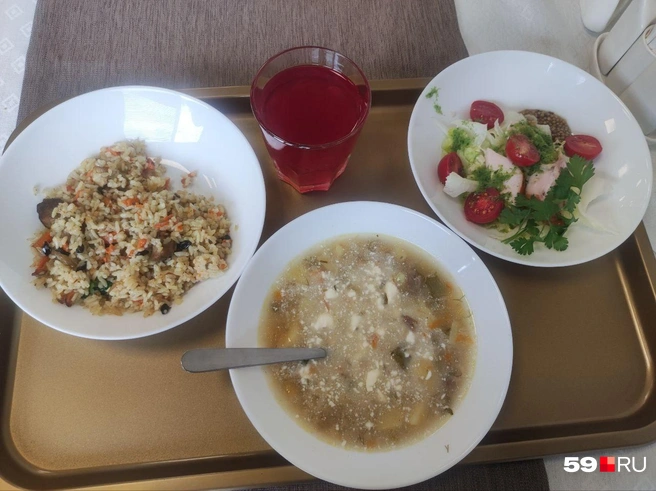 А вот и вкусный обед | Источник: Наталия Главатских / 59.RU