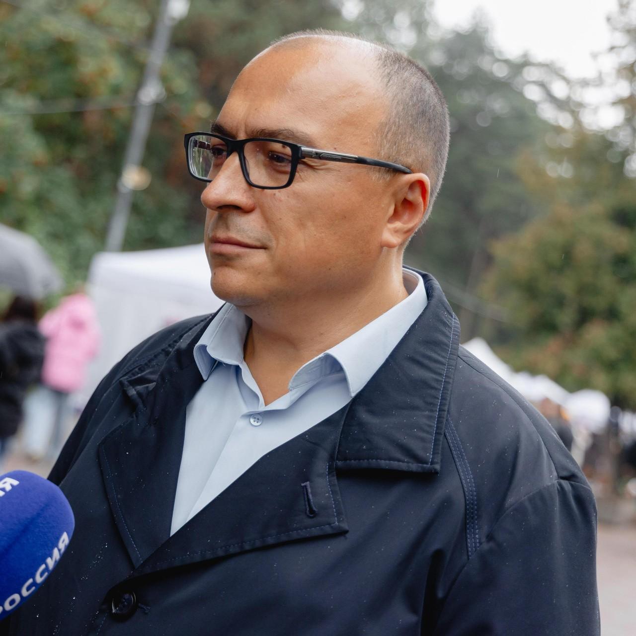 <p>Руслан Усманов</p>