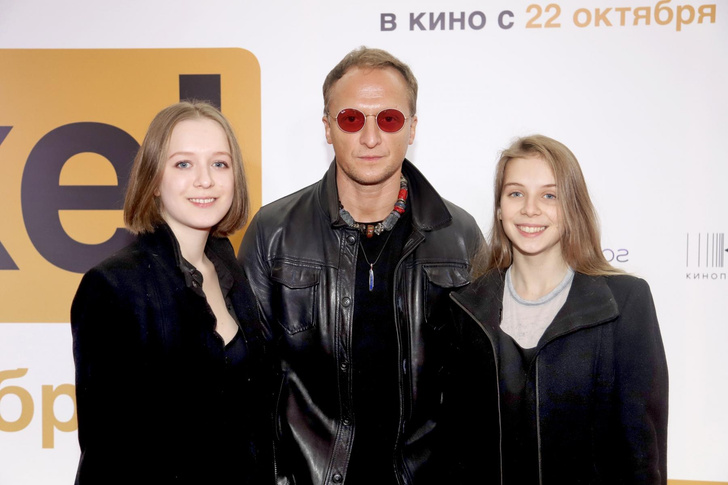 Владимир Мишуков с дочками
