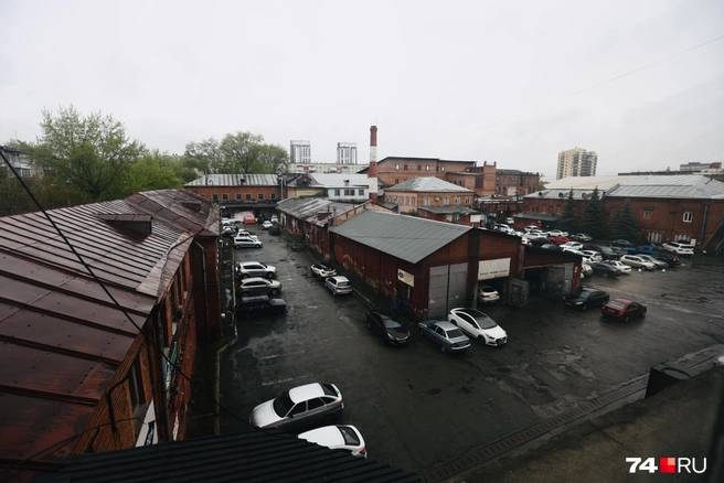 Территория у бывших винных складов просто огромная, и в самом центре города | Источник: Наталья Лапцевич