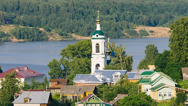 Интерьер дома в Плесе: дача декоратора