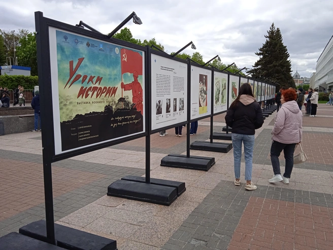 Инсталляция «Живая память» на площади Ленина | Источник: Дмитрий Сильнов / 173.RU