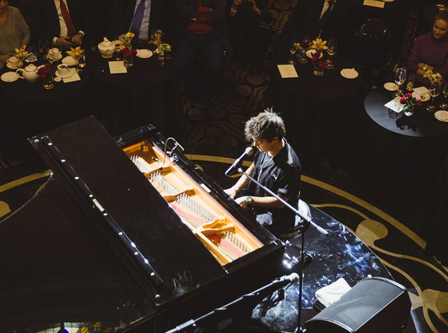 Don’t stop the jazz:  Джейми Каллум в St.Regis Москва Никольская
