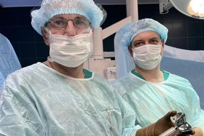 В Мурманске впервые провели сложную операцию на колене