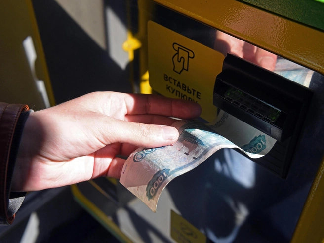 Увеличение окладов не привело к росту благосостояния | Источник: Сергей Николаев / FONTANKA.RU