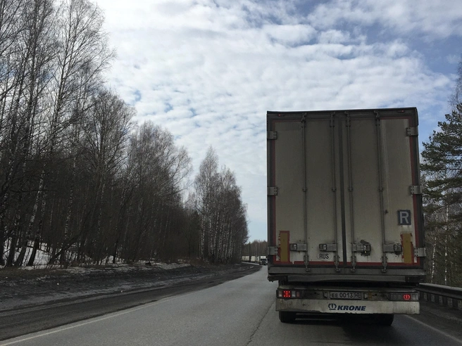 На трассе в сторону Сатки образовался многокилометровый затор. | Источник: trassa_m5_ufa_chelyabinsk / vk.ru