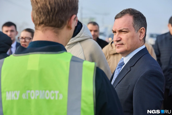Мэр объяснил, что в следующем году подрядчик возьмется за нижнюю часть конструкции | Источник: Александр Ощепков / NGS.RU