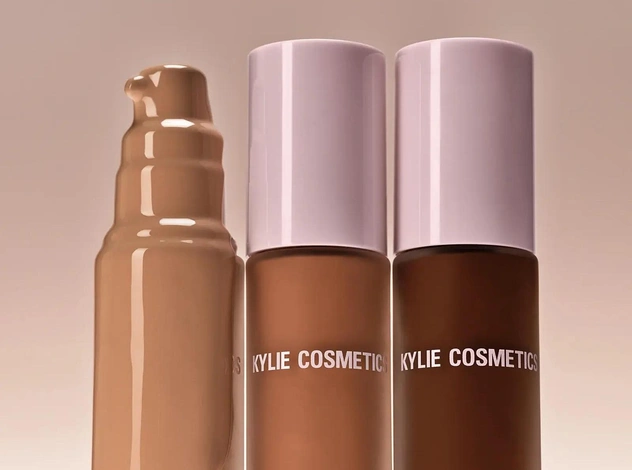 Линейка Kylie Cosmetics впервые пополнилась тональным кремом